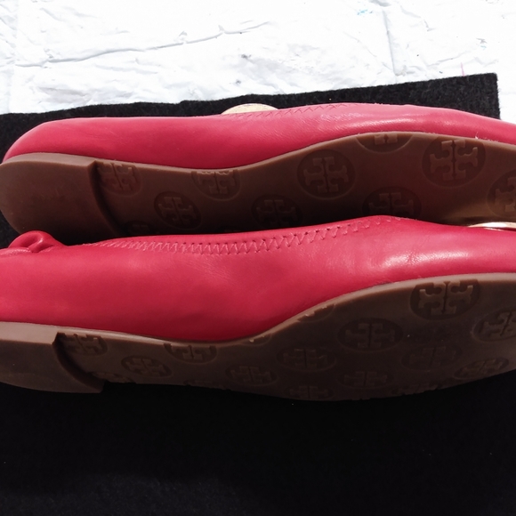 Tori Burch Red Slippers - Picture 9 of 13
